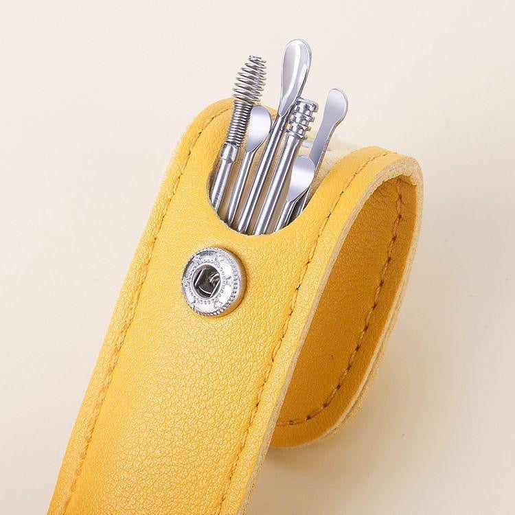 Ear wax cleaning tool kit